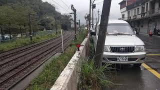 4025次經由宜蘭線開往樹林的EMU887+EMU888大吉數字二代微笑號區間快車