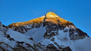 Live: The breathtaking natural view of alpenglow on Mt. Qomolangma