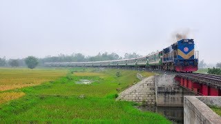 Train on Curve || Drutojan Express passing through Beautiful Kanchan Rail Curve