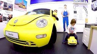 VW Bug Ride-On Car | Tim & Dad Playing at Children's Museum | Pretend Play Driving in My Car