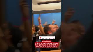 Eduardo Paes, prefeito do RJ, comemora permanência do Vasco na Série A