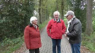 Wijnjewoude - Wandelaars Jeltje en Anne Keuning en Euphoniavoorzitter Keimpe van der Wal 2017