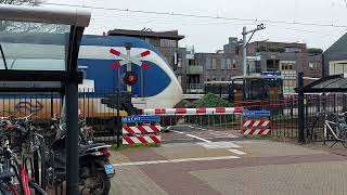 Spoorwegovergang Heiloo // Dutch Railroad Crossing