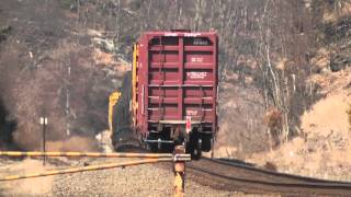 HLCX SD40-2 8162 leads CSX freight train through Iona Island in HD