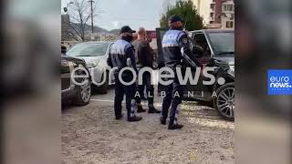 Publikohen pamjet e shoqërimit në polici të ish-gjyqtarit Alaudin Malaj, ofendime ndaj efektivëve