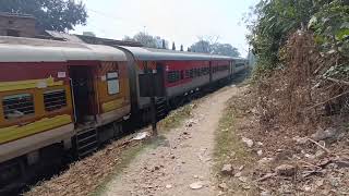 18183 Tatanagar Danapur super express curves and crawls towards Asansol...