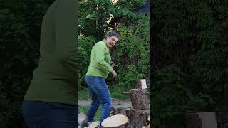 FISKARs 10 AXE - First Summer I Learning To Make My Firewood #lifeinthenorth #fiskars #axe