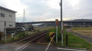 もうすぐ大安寺駅に停車する先行(１便目)の岡山行きＪＲ桃太郎線の桃太郎列車