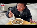 enjoy noodles with wild eels in zhenjiang 100 yuan per the soup is thick