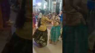 Koladi programme by A N puram girls at Vilanjoor temple ||