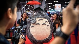 Adam Savage Incognito as Totoro at New York Comic Con!