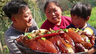 大洋要亲自下厨展示男人的浪漫，给家人做碗猪脚饭，大块入味肉香十足太过瘾！【陈说美食】