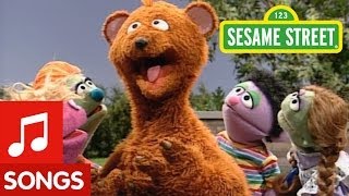 Sesame Street: Baby Bear sings \