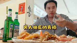 来看这位大连月入3800块的打工男人，18元大东北快餐盒饭就能带你开心快乐一整晚！