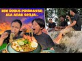 MIE REBUS PRINDAVAN DAN NGOPI SANTAI DI PINGGIR SAWAH MENIKMATI SENJA BERSAMA TEMAN TEMAN..