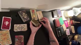 AKLIMDAKİ KİŞİ NİYE SESSİZ? DEĞİŞİM OLUCAK MI? #tarot