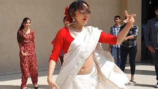 Amruta khanvilkar hot marathi actress navel saree dance