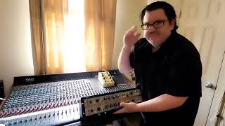 Jack Miele unboxes a pair of Neotek Series 2 mic pre / eqs