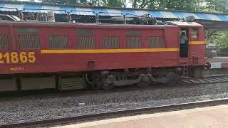 The Legends Of Central Railway! Speeding WCAM2 \u0026 WCAM3 Locomotives -- Indian Railways