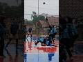 Ketika hujan,saling berbenturan #volleyball #bugiesport