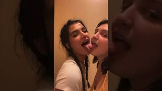Ari kytsya - Lesbian Kissing Leak