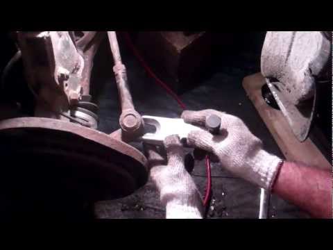 How to use a tie rod end removal tool How to use a tie rod end removal tool