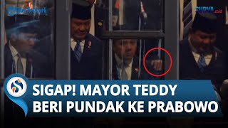 Aksi Sigap Mayor Teddy Beri Pundak Prabowo saat Turuni Tangga Istana Peru