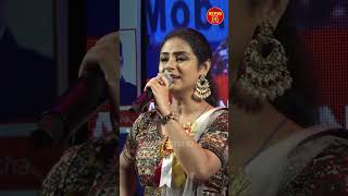 ইন্টারনেট ভাইরাল গান ~ Aj Phir Jeene Ki Tamannah Hai || Live Singing By - Anuradha Ghosh