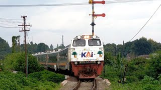 KESIBUKAN AKTIVITAS KERETA API SORE HARI DI STASIUN MALANG | Banyak Kereta Api Yang Melintas !