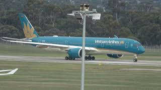 VIETNAM AIRLINES A350 TAKE OFF RWY34 YMML AT KILO FULL LENGTH🛫🛫🛫🛫🛫✈