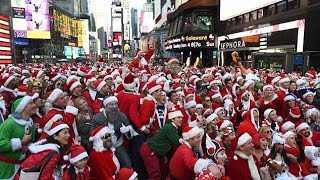 SantaCon NYC 2014 - SantaCon kicks off as hundreds gather in Times Square