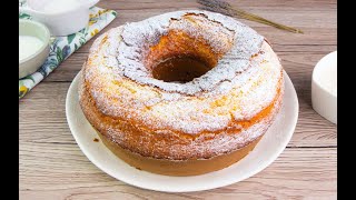 Ciambellone classico della nonna: alto e soffice, pronto con pochi ingredienti!