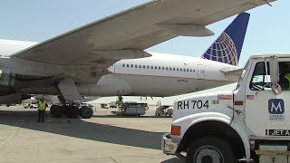 United passengers upset after waiting nearly 3 hours on tarmac at DIA