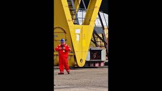 harland and wolff shipyard cranes on the move #harlandandwolff #belfast #shipyard #cranes