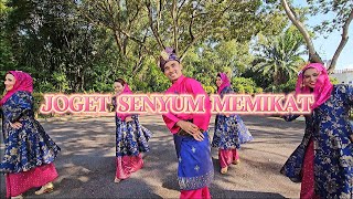 Joget Senyum Memikat