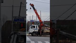 카고크레인/신호등 설치자재 하차 작업중인듯 /오산 230317