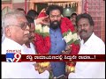 reddy ramayana janardhan reddy stands by sriramulu for campaign in molkalmuru