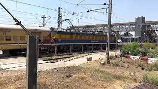 17415 Kolhapur Tirupati Haripriya Express arrives into Miraj Junction with Kalyan WCAM3