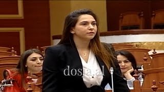 Dosja.al - Betohet mes duartrokitjeve deputetja e LSI-së Ambra Borova