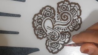 Simple Mehndi Design With Letter R Simple Mehndi Design With Letter R