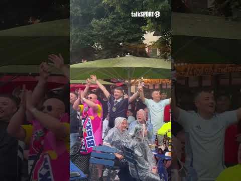 "¿LLUVIA SOBRE MÍ?", cantan los aficionados escoceses en la Eurocopa 2024