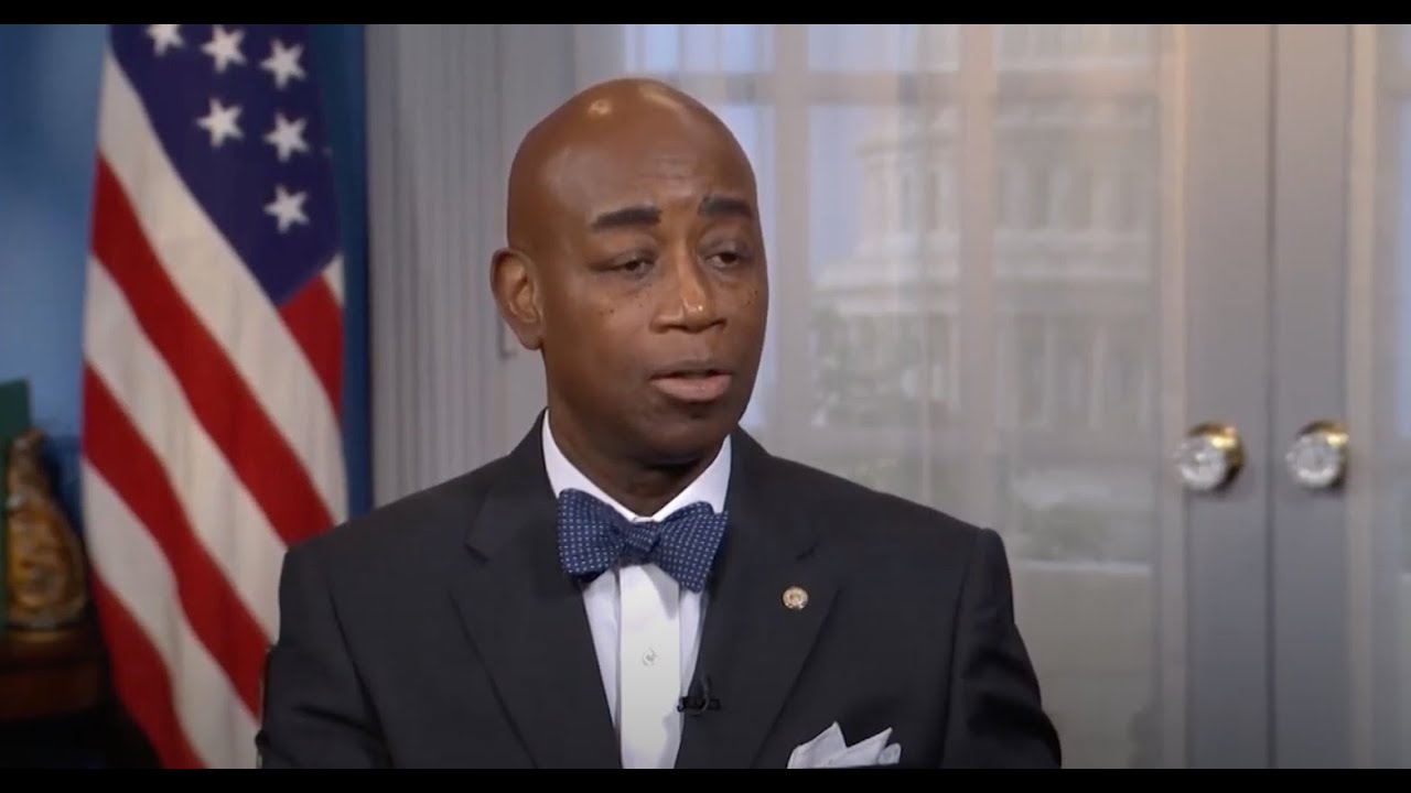 Leadership Insights From Chaplain Barry Black - YouTube