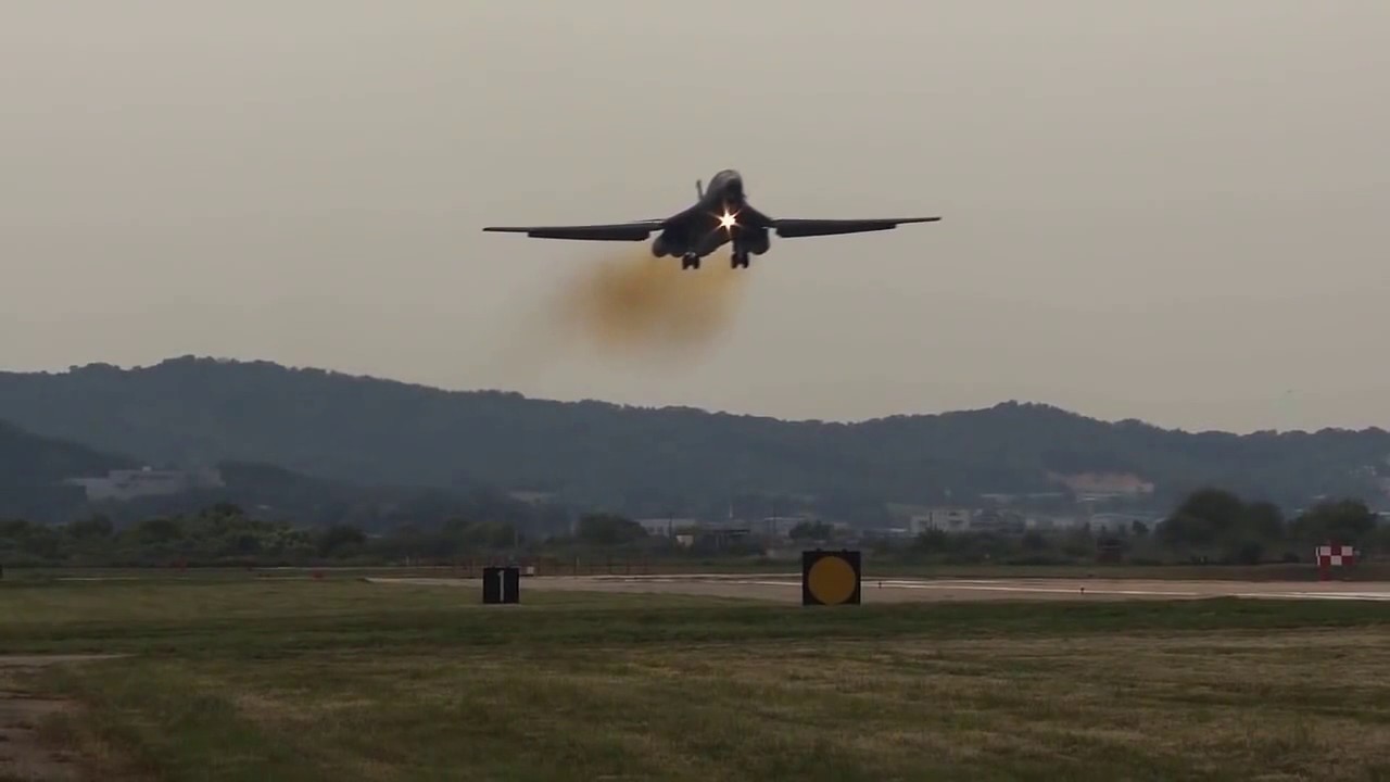 New 2017 - U.S. B-1 Bombers Fly Closer To North Korea Than Ever Before ...