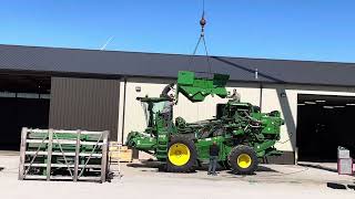 Installing a New Grain Tank in a John Deere S670 Combine Timelapse