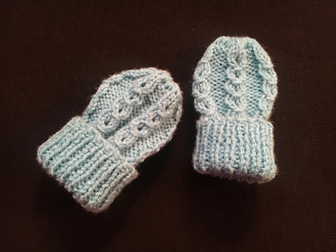 Baby Mittens in Urdu/Hindi by Azra Salim Baby Mittens in Urdu/Hindi by Azra Salim