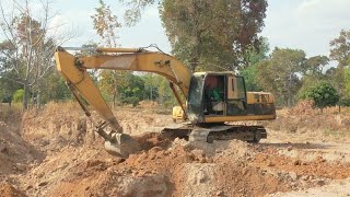 เจ้ายักษ์ cat 320c บุ้งกี๋ 1.5 คิว เปิดหน้าดินหาลูกรัง excavator