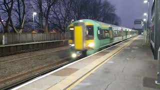 Southern Class 377 445 Electrostar Arriving into Havant The 18th of January 2025