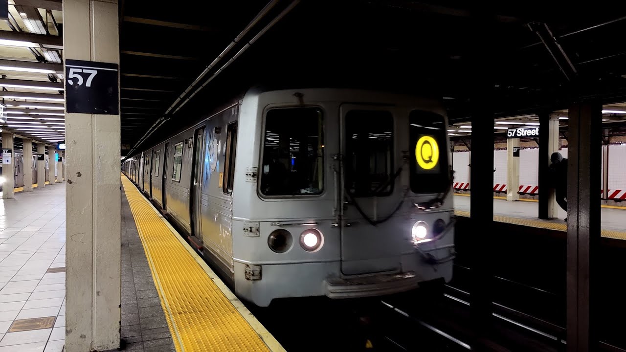 MTA New York City Subway : 96th Street Bound R46 Q Train @ 57th Street ...