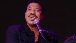 Lionel Richie - Three Times A Lady (Live at Glastonbury 2015)