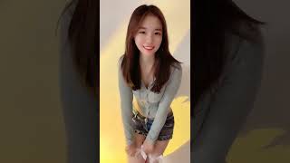 TikTok,抖音,街拍美女,短裙 ,热裤 217